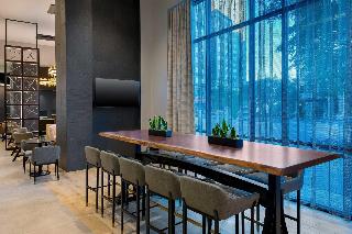 Courtyard By Marriott Atlanta Midtown