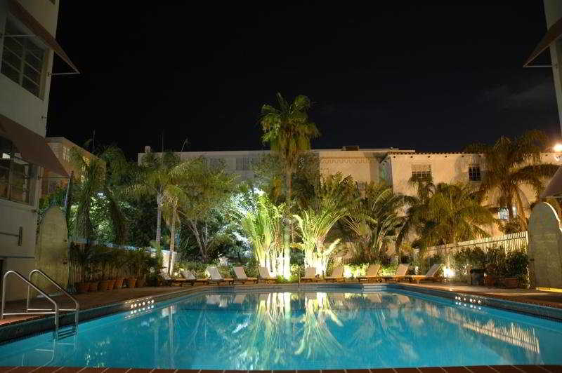 Pool
 di Carlton South Beach Hotel