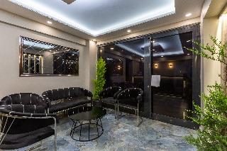 Ria Suites Hotel