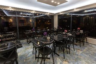 Ria Suites Hotel