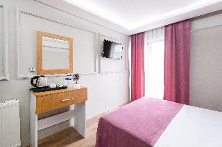 Ria Suites Hotel