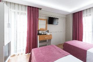 Ria Suites Hotel
