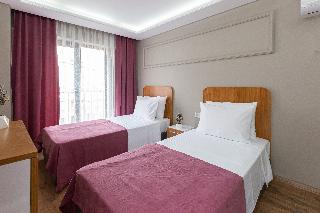 Ria Suites Hotel