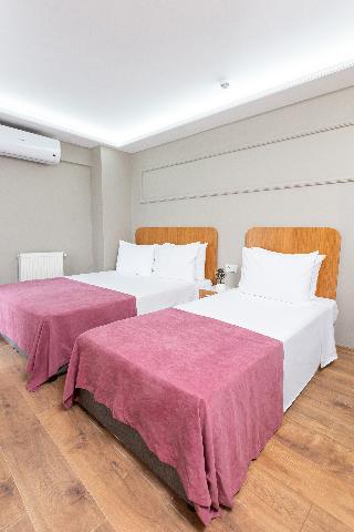 Ria Suites Hotel