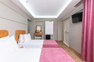 Ria Suites Hotel