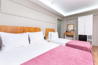 Ria Suites Hotel