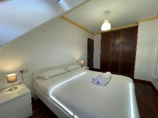 Cíes Suitel López De Neira, 28