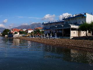 Artemis Hotel