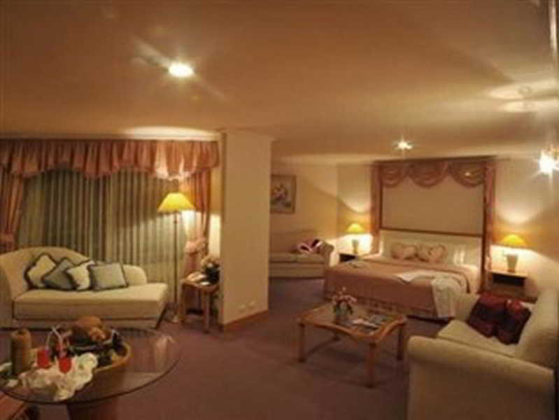 Room thumbnail 13