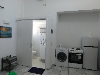 Perissa Art Villa - Kitchen & Washing Machine