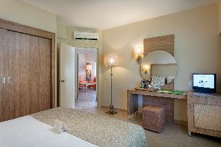 Family Room Superior Garden View