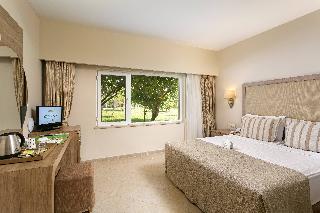 Family Room Garden View