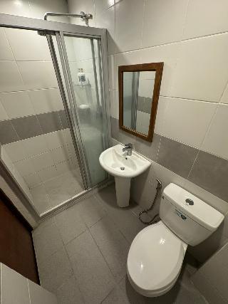 Twin Room (2 Single Beds)