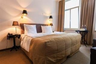 Room
 di D'Orangerie