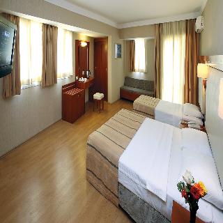 Julian Club Hotel