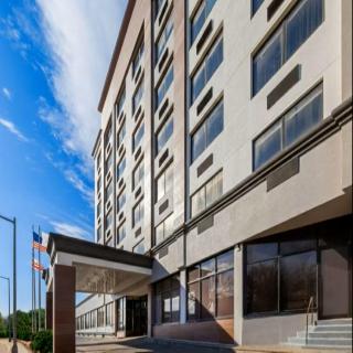 Holiday Inn Exprss & Sts Washington DC Noma by IHG