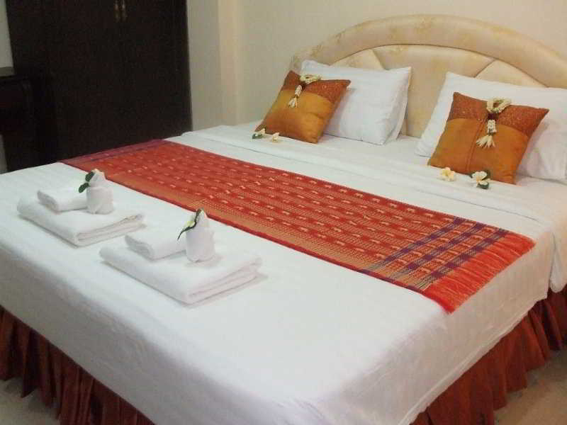 Room thumbnail 5