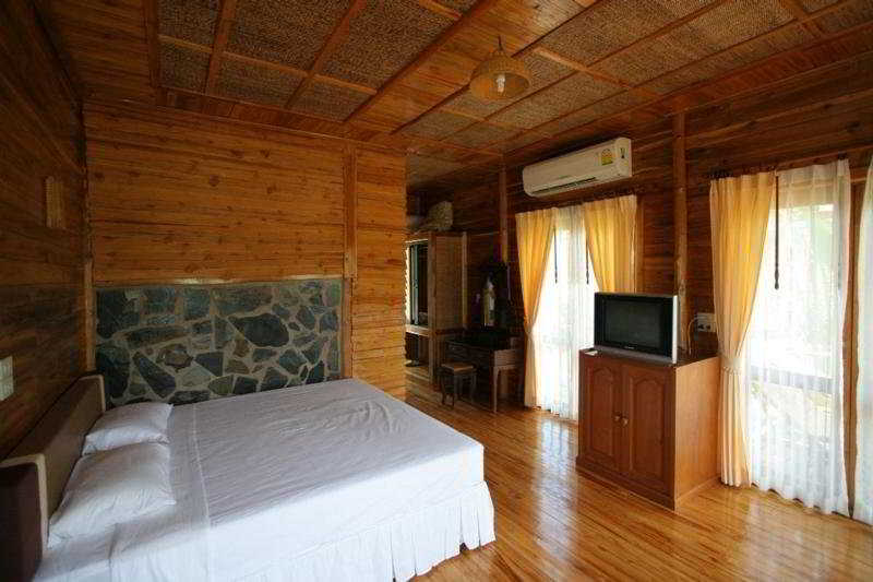 Room thumbnail 2