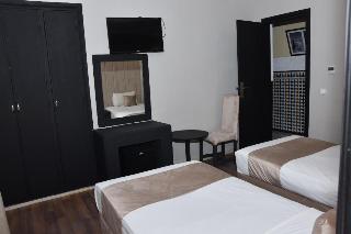 Cade Hotel