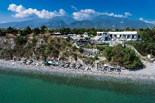 Akrotiri Olympus Luxury Suites