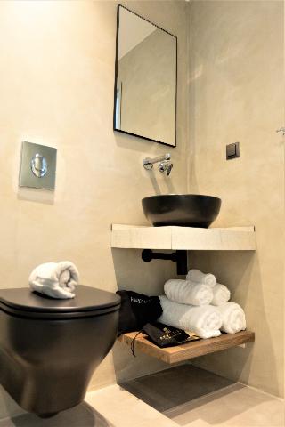 Akrotiri Olympus Luxury Suites