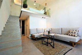 Akrotiri Olympus Luxury Suites