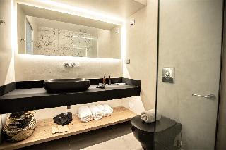 Akrotiri Olympus Luxury Suites