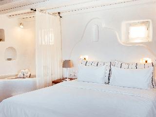 Mykonos Lolita, A Resort to Live