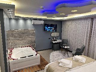 Blue Moonrise Hotel