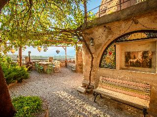 Cappadocia Fairy Chimneys Selfie Cave Hotel