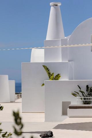 Omna Caldera Suites