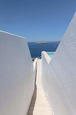 Omna Caldera Suites