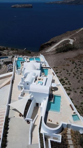 Omna Caldera Suites