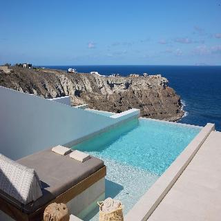 Omna Caldera Suites