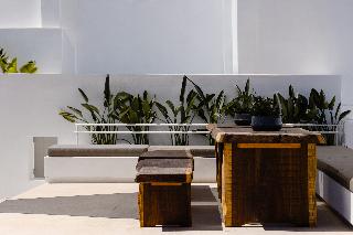 Omna Caldera Suites