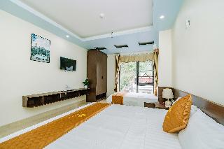 Deluxe Family Room Mountain View