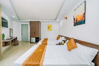 Deluxe Triple Room Mountain View