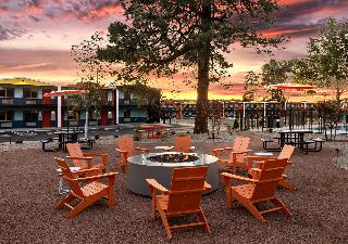 Americana Motor Hotel