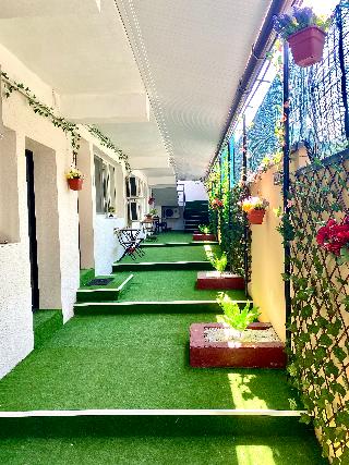 Downtown Victoria Studios by Citybookings