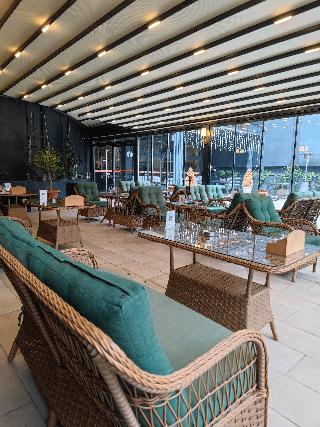 Porta Romanos Hotel