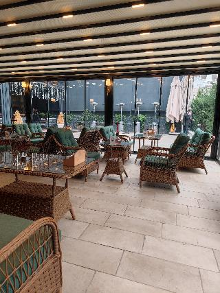 Porta Romanos Hotel
