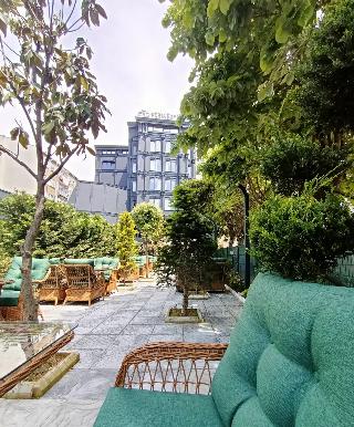 Porta Romanos Hotel
