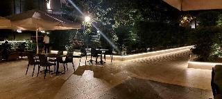 Porta Romanos Hotel