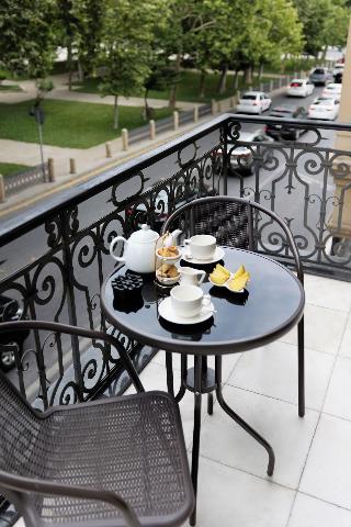 Maestro Address Hotel
