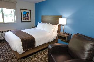 1 Queen Bed With Recliner