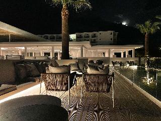 Akrathos Beach Hotel