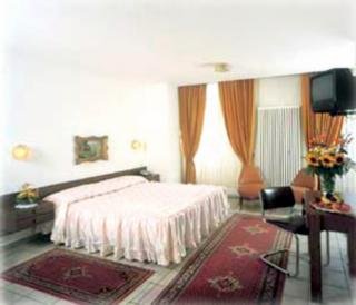 Room
 di Dell Angelo