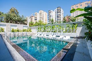 Awen Lara Hotel