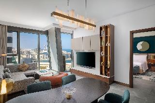 King One Bedroom Residential Suite W/Balcony