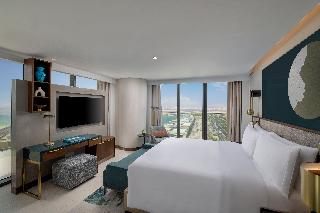 King Premier Three Bdrm Residential Ste-Sea V